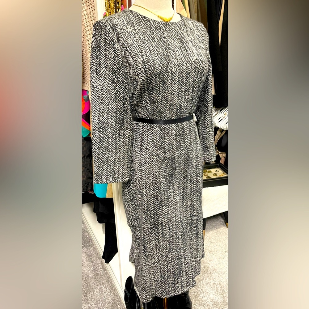 CAROLINA HERRERA Black & White Herringbone Sheath Pencil Dress Round Neckline 12